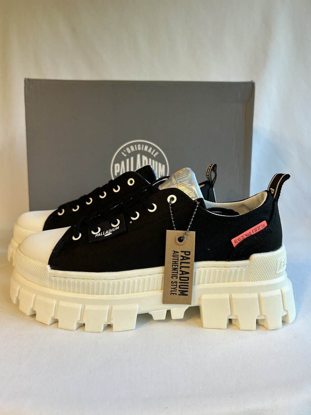 Palladium Revolt LO TX Shoes Womens Size 9 Platform Chunky Sole Black